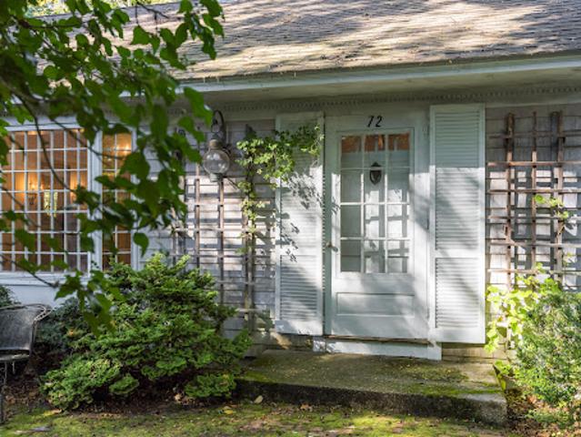 House for sale in Osterville