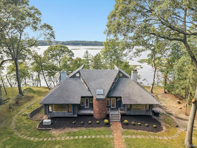 House for sale in Saint James, Town of Smithtown