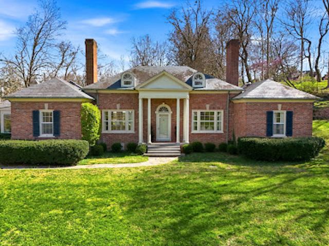House for sale in Louisville, Jefferson County