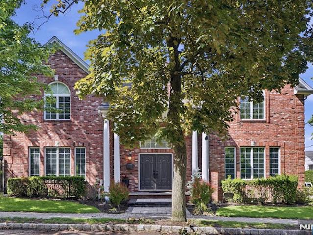 House for sale in Fort Lee, New Jersey