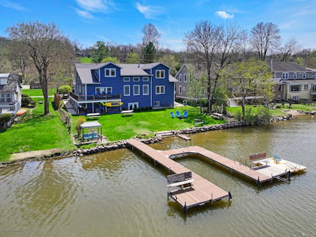 House for sale in Lake Geneva, Wisconsin