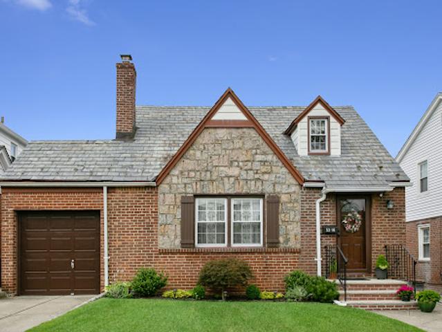 House for sale in Queens, Arverne