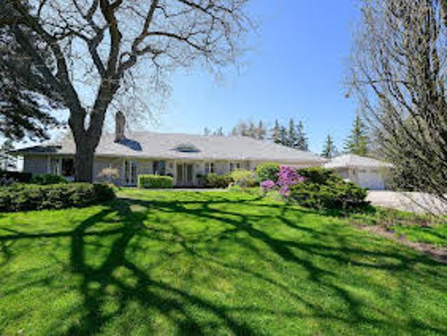 House for sale in Burlington House for sale in Burlington