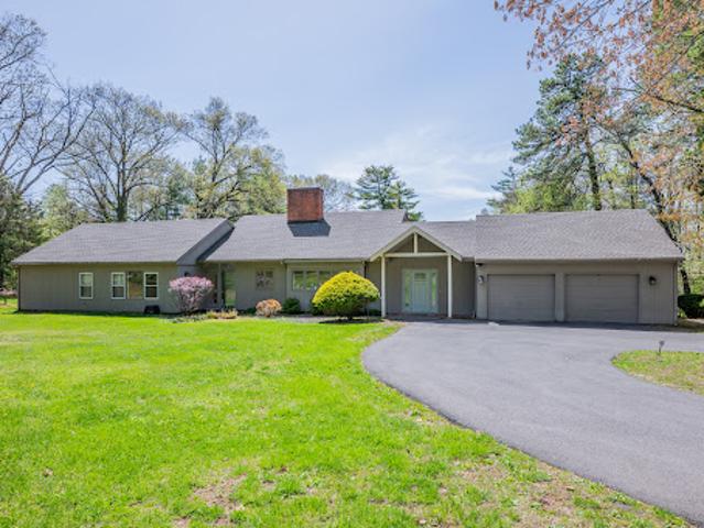 House for sale in Farmington, Connecticut