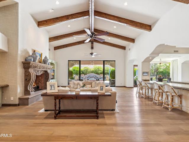 House for sale in Paradise Valley