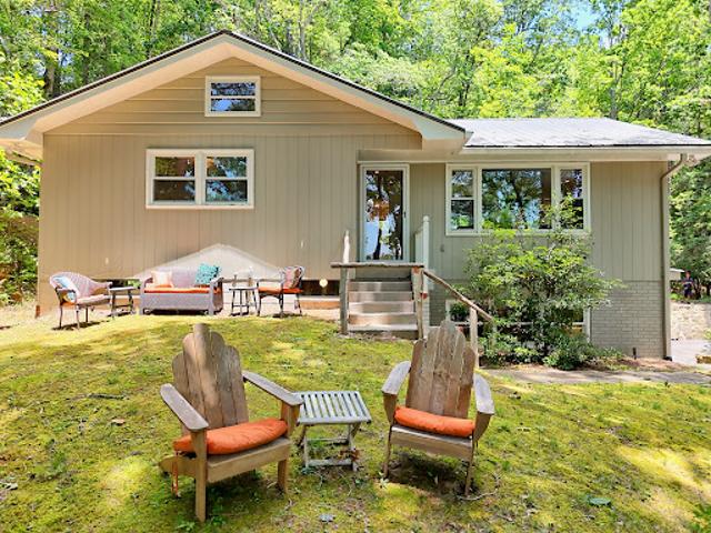 House for sale in Lakemont