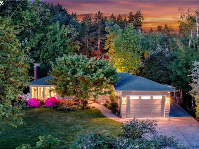 House for sale in Lake Oswego, Clackamas County