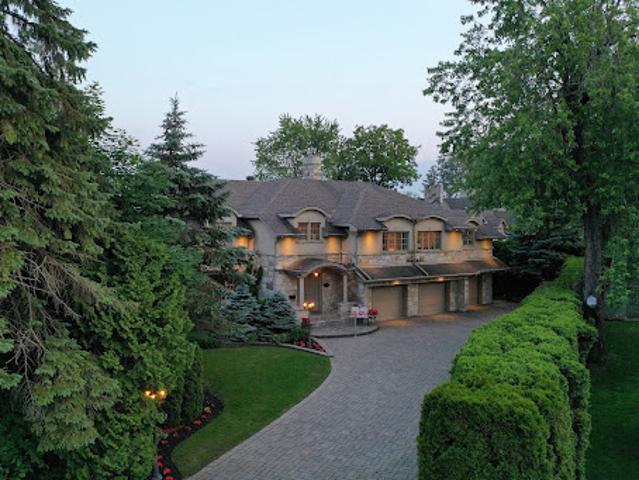 House for sale in Beaconsfield, Montréal (région administrative)