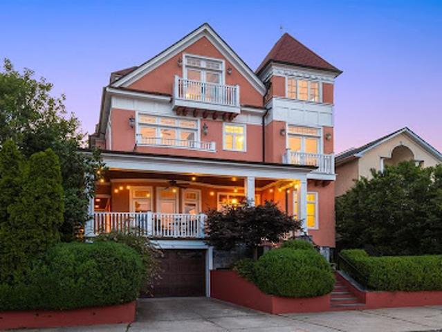 House for sale in Weehawken, Hudson County