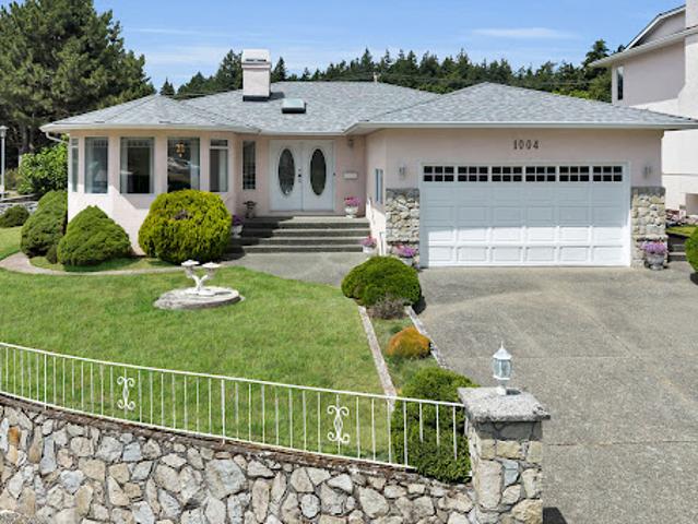 House for sale in Saanich, British Columbia