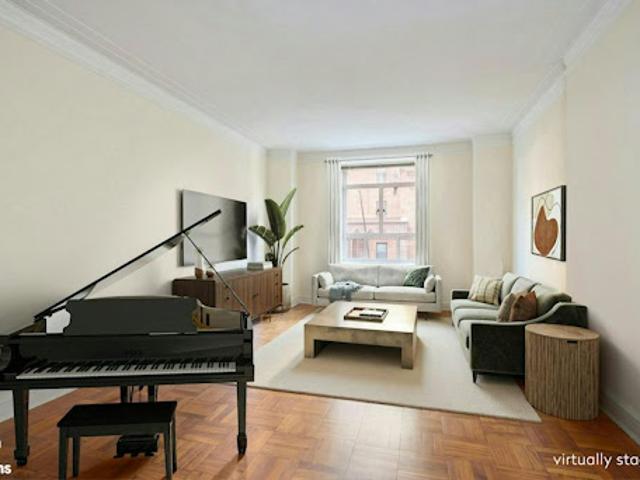 House for sale in New York, Arverne