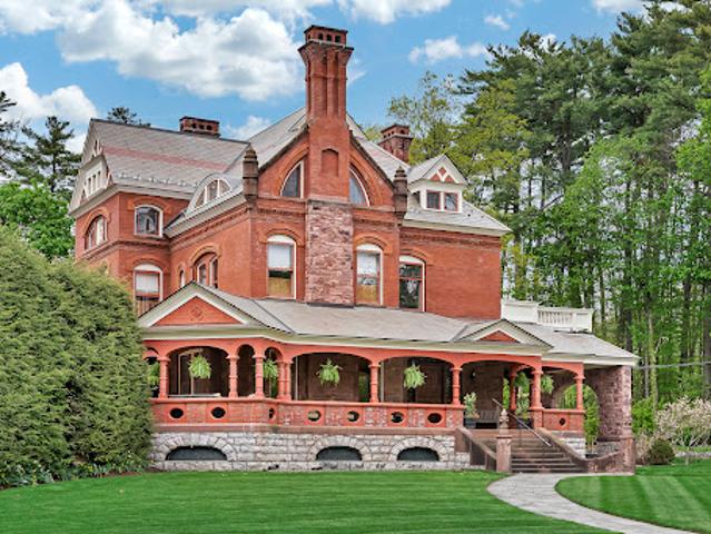 House for sale in Saratoga, New York