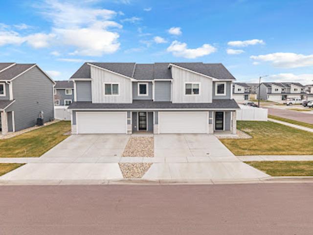 House for sale in Harrisburg, South Dakota
