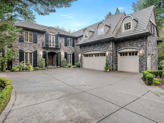 House for sale in Lake Oswego, Clackamas County