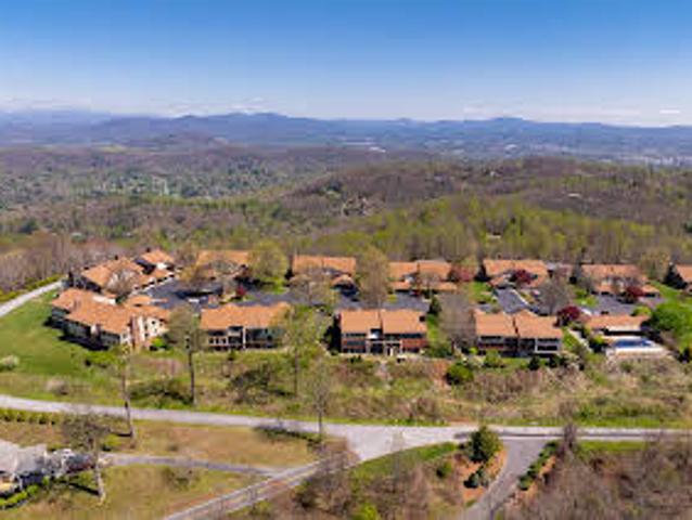 House for sale in Hendersonville