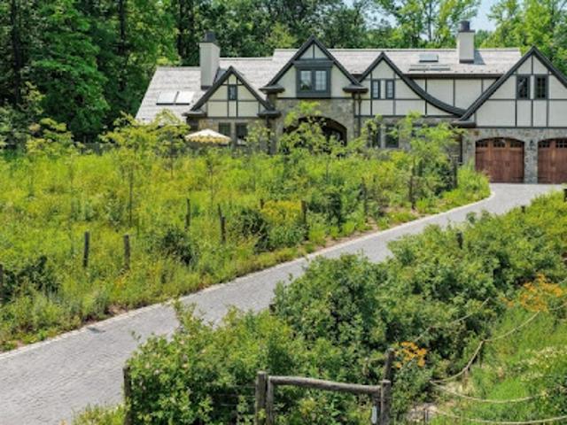 House for sale in Mountainside, New Jersey