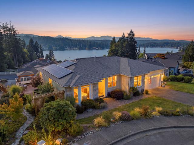 House for sale in Belfair, Washington