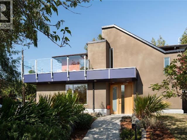House for sale in Victoria, British Columbia