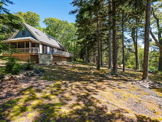 House for sale in Bailey Island, Maine