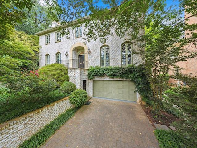 House for sale in Washington