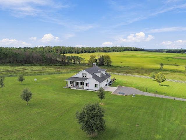 House for sale in Ridge Manor