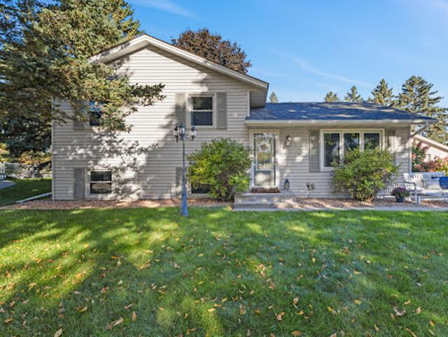 House for sale in Farmington, Dakota County