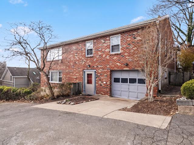 House for sale in The Bronx, Arverne