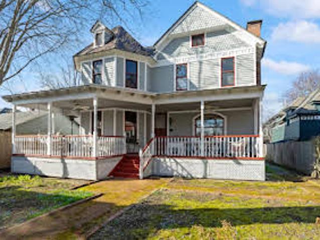 House for sale in Saratoga Springs