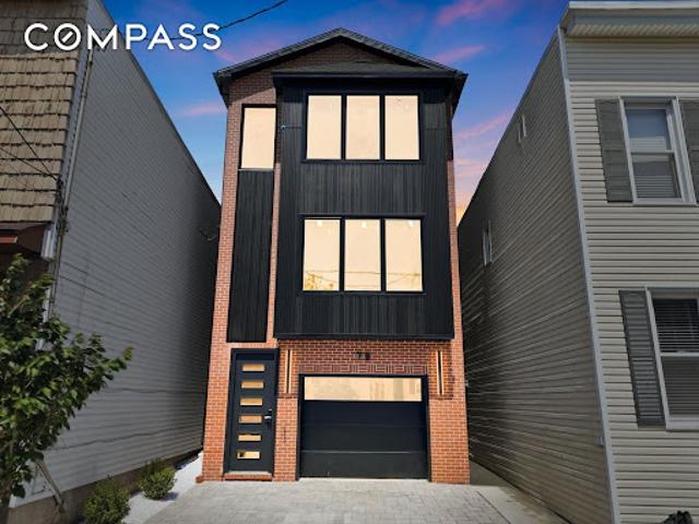 House for sale in Hudson, New Jersey