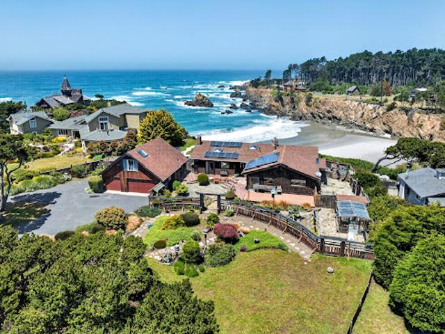 House for sale in Fort Bragg, California