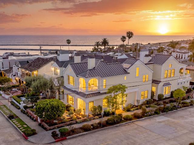 House for sale in Corona Del Mar, California