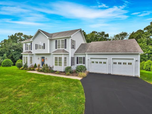 House for sale in Waterford, Connecticut