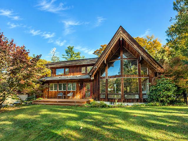 House for sale in Cornwall, Northwest Hills Planning Region
