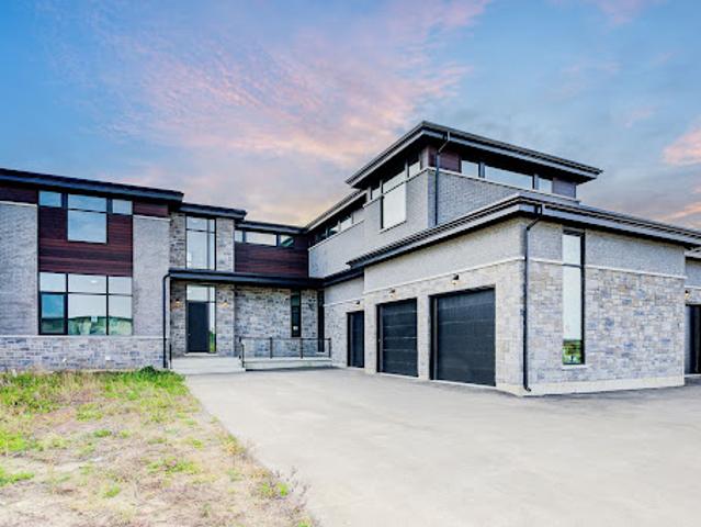 House for sale in Ontario