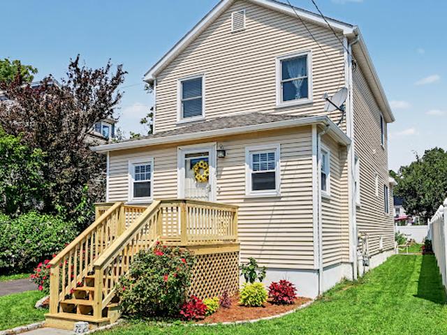 House for sale in Cos Cob, Connecticut
