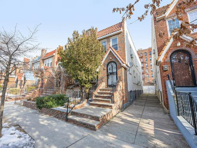 House for sale in Arverne, New York