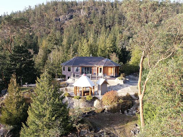 House for sale in Halfmoon Bay, British Columbia