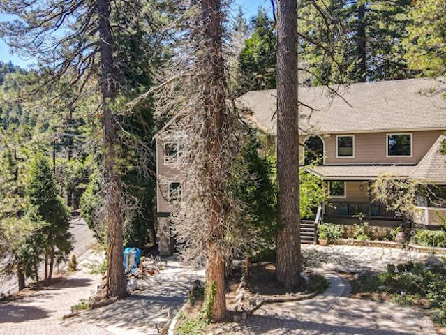 House for sale in Twin Peaks