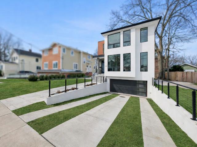 House for sale in Tenafly, New Jersey