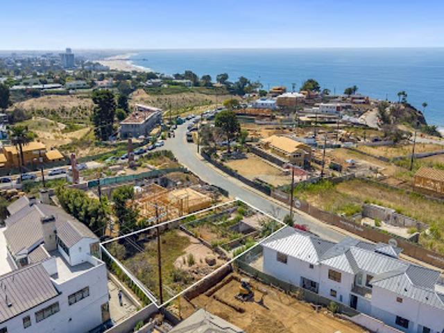 House for sale in Canoga Park, California