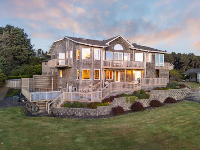 House for sale in Lincoln City, Lincoln County