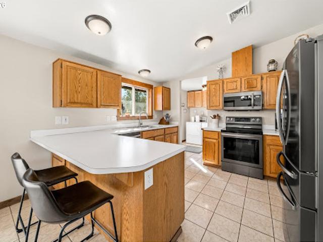 House for sale in Powell Butte, Crook County