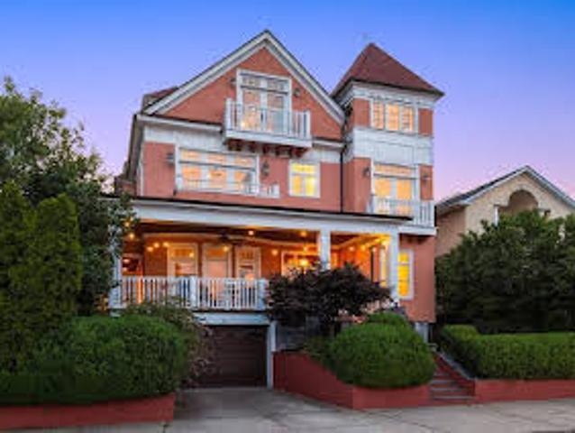 House for sale in Weehawken