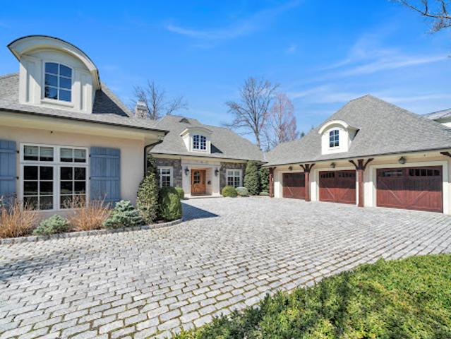 House for sale in Englewood Cliffs