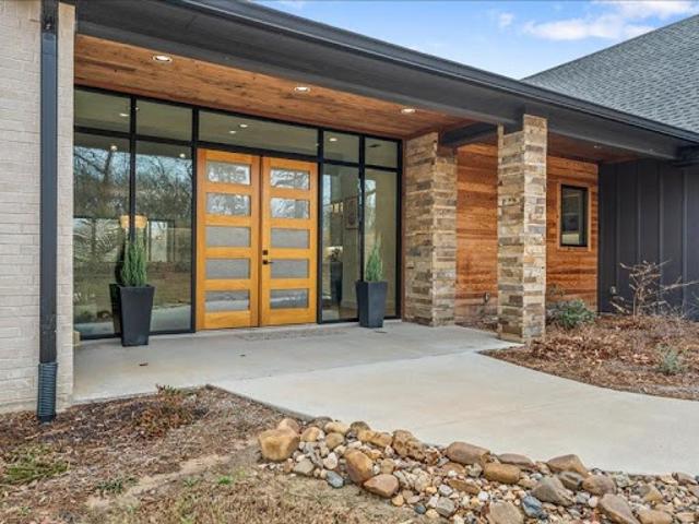 House for sale in Henderson, Texas