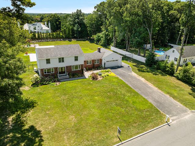 House for sale in Lincoln, Rhode Island
