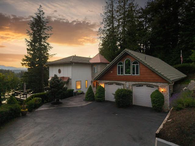House for sale in Belfair, Washington