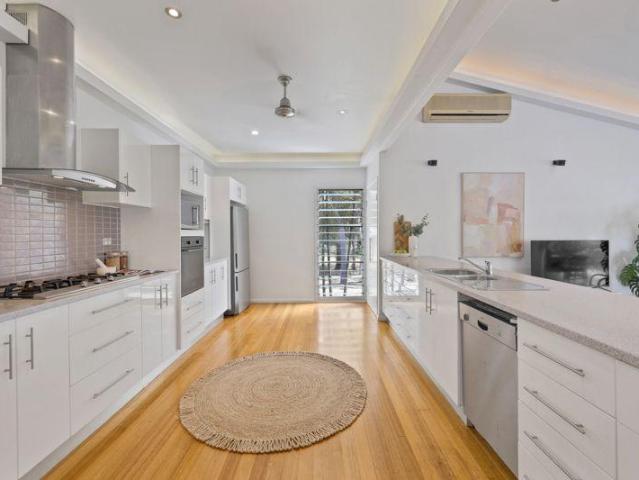 House for sale in Ball Bay