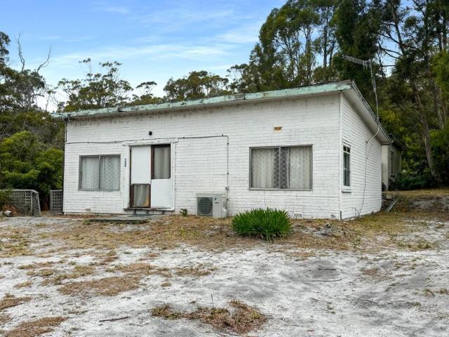 House for sale in Binalong Bay, Break O'Day