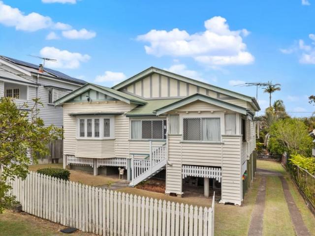 House for sale in Camp Hill, Greater Brisbane